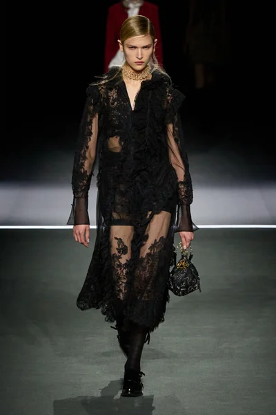 Look 13